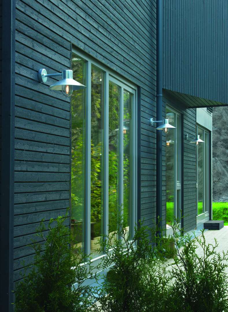 Diese Version spricht Architekten gezielter an, indem sie die Eignung der Lund-Leuchte für architektonische Projekte hervorhebt und die Vorteile im Kontext moderner Raumgestaltung betont.